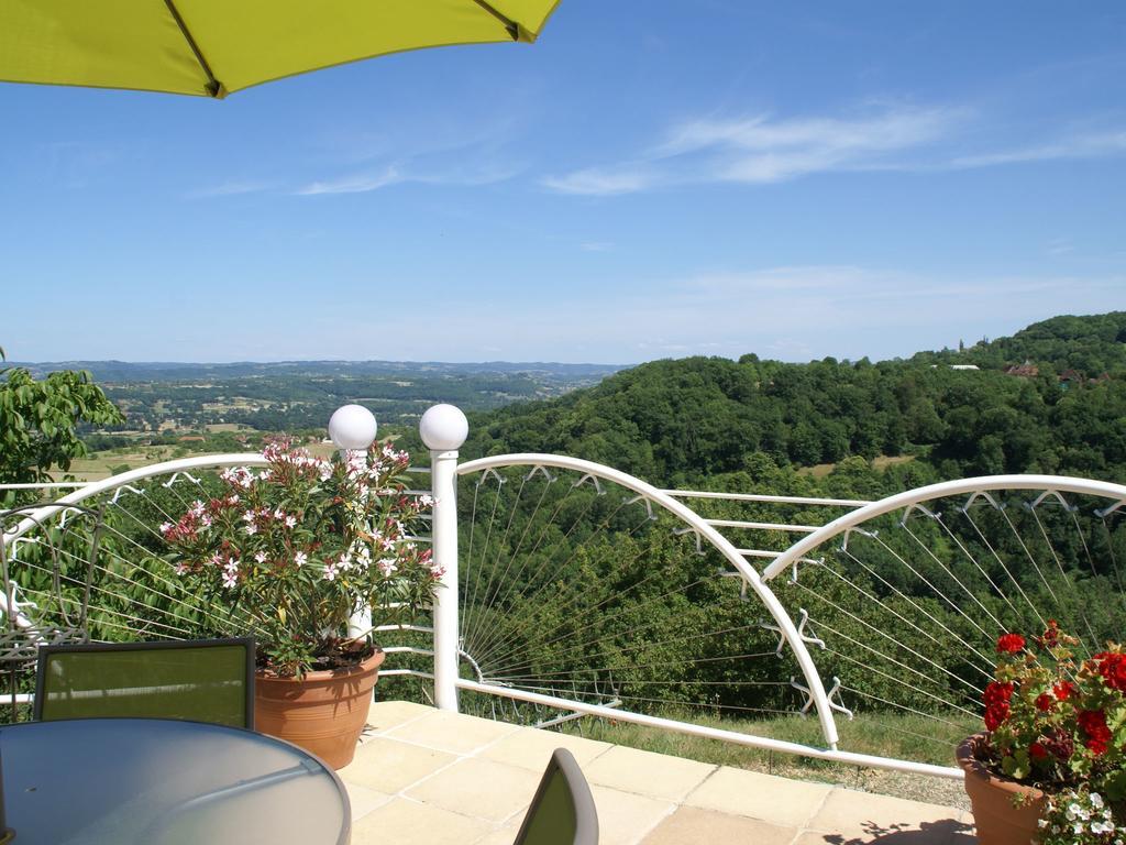 Vakantiehuis Modern With Private Pool