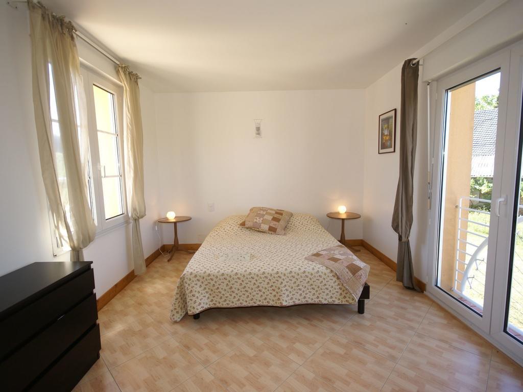 Vakantiehuis Modern With Private Pool
